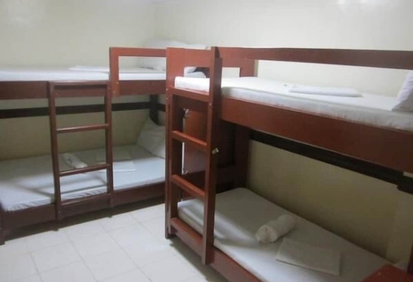 هاستل Wendy's Apartelle