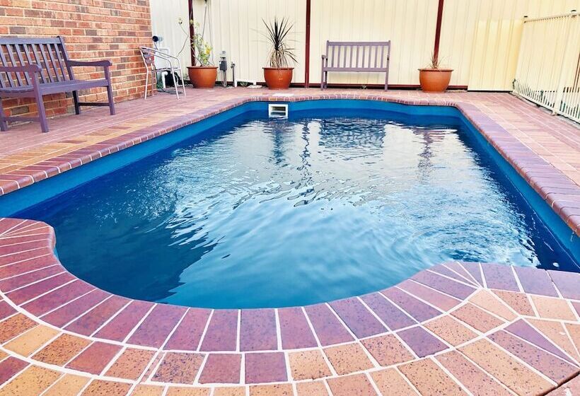 Aussie Rest Motel