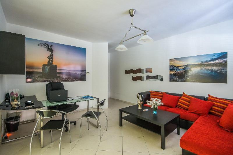 تختخواب و صبحانه New Naxos Village