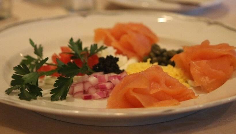 مبيت وإفطار The Whispering Pines Inn