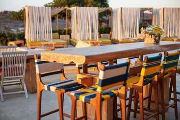 هتل Aigis Suites