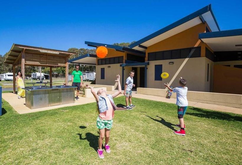 Отель Burleigh Beach Tourist Park