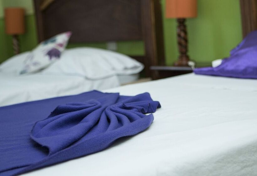 هتل Caribbean Paradise Eco Lodge