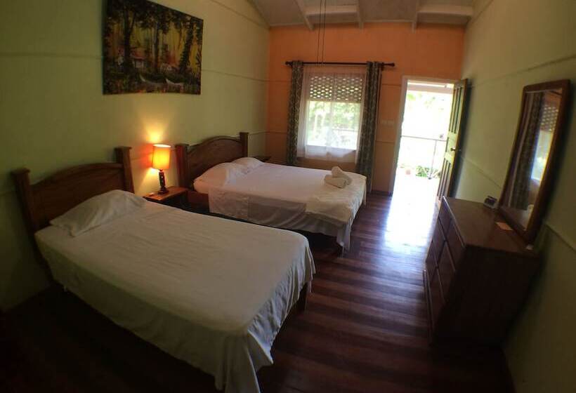 هتل Caribbean Paradise Eco Lodge
