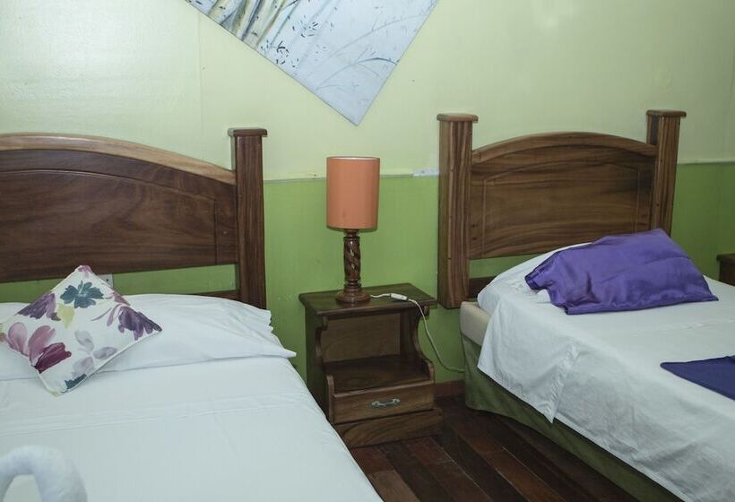 هتل Caribbean Paradise Eco Lodge