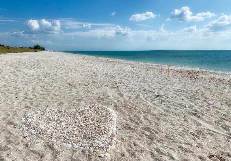 فندق Casey Key Resorts  Beachfront