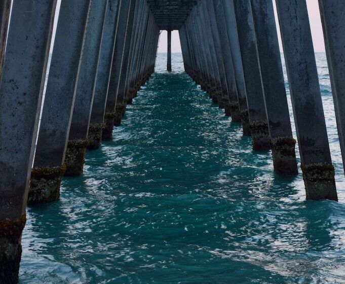 فندق Casey Key Resorts  Beachfront