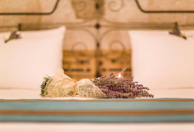 هتل Imperial Cave Suites & Spa
