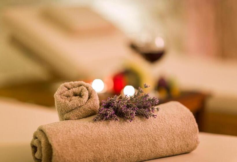 هتل Imperial Cave Suites & Spa