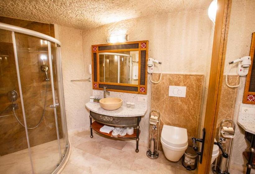 هتل Imperial Cave Suites & Spa