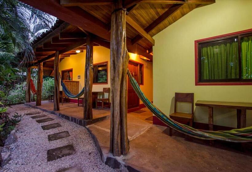 هتل Indra Inn
