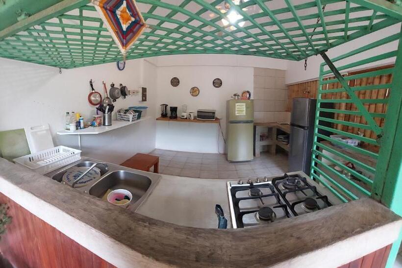 هتل Indra Inn