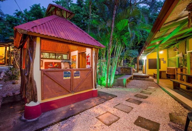 هتل Indra Inn