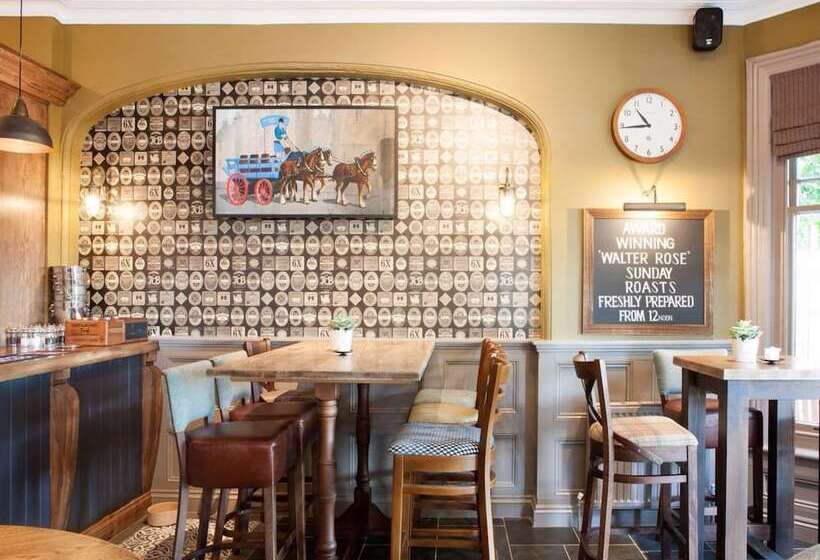 هتل Inn In The Park