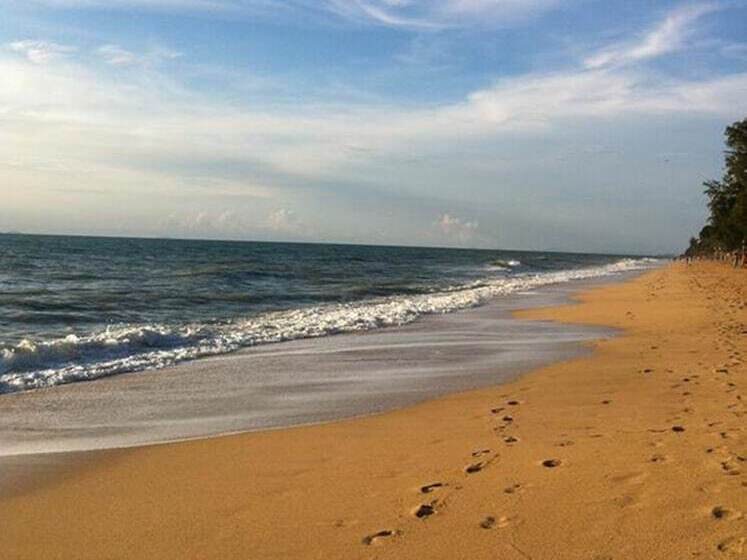 هتل Lanta Pearl Beach Resort