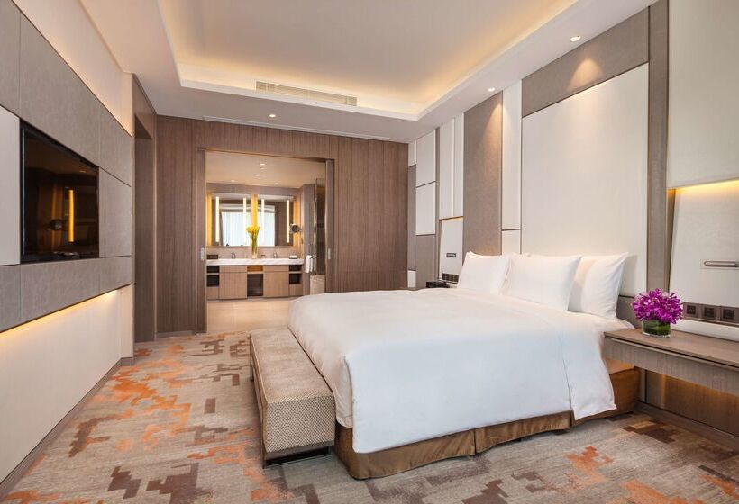 هتل Radisson Exhibition Center Shanghai