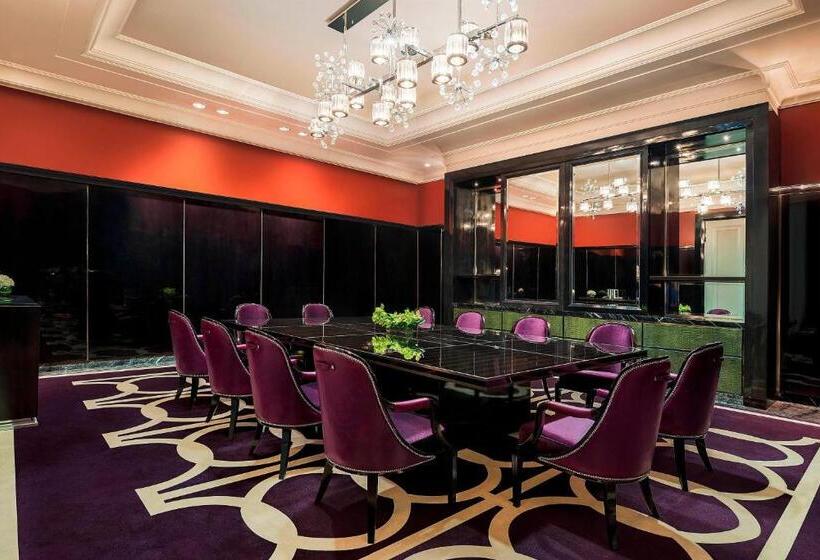 هتل The St. Regis Kuala Lumpur