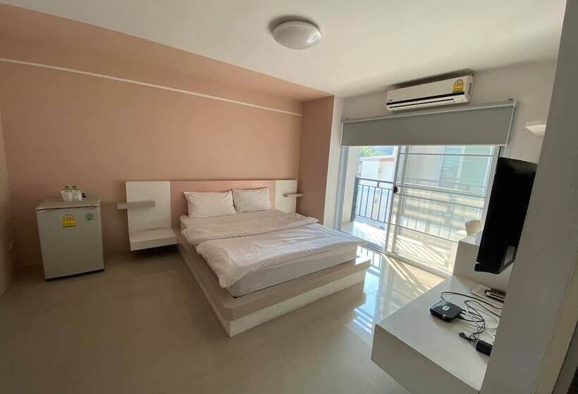 هتل Warisa Apartment