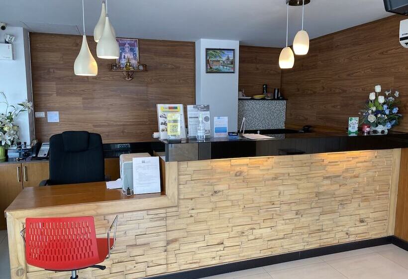 هتل Warisa Apartment