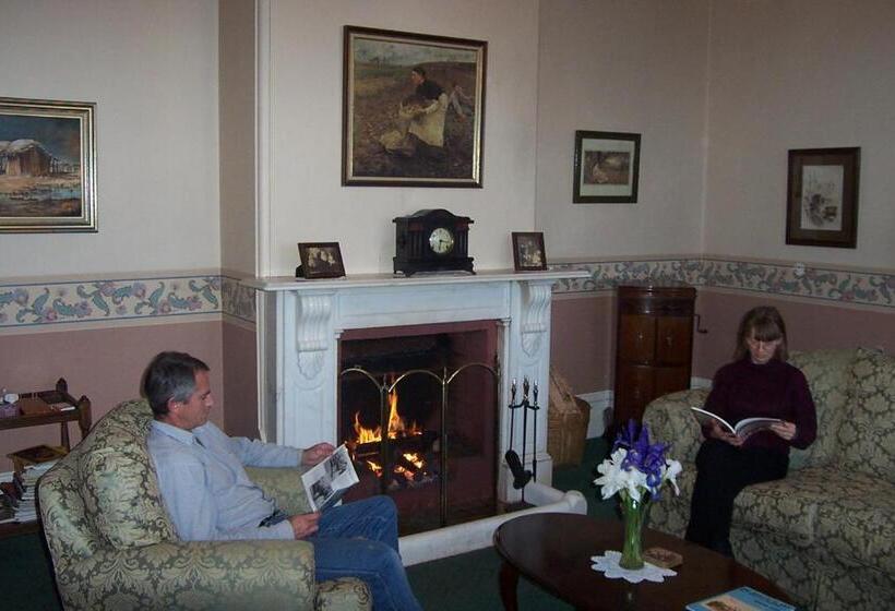 Lucinda B&b