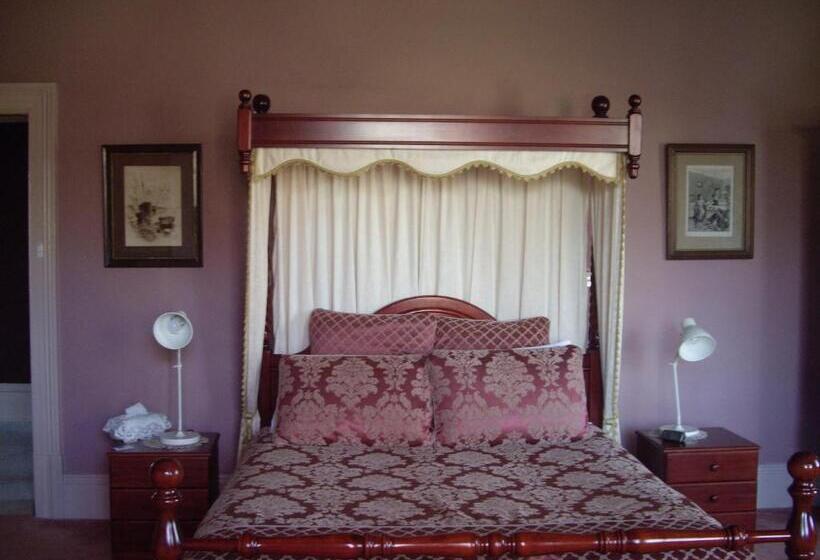 Lucinda B&b