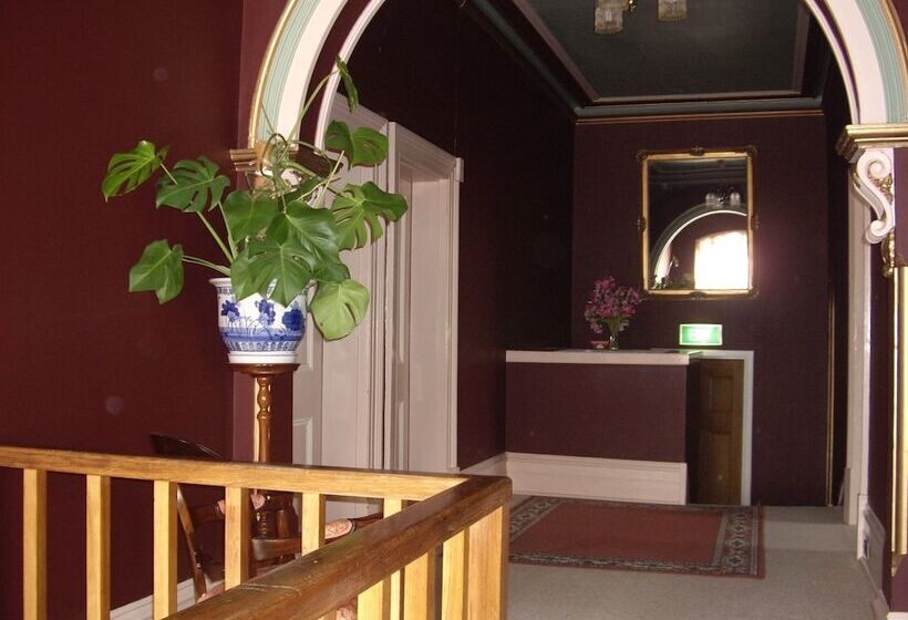 Lucinda B&b