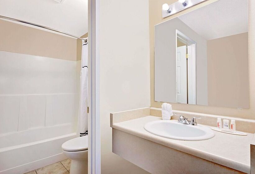 Мотель Days Inn By Wyndham Lakewood South Tacoma