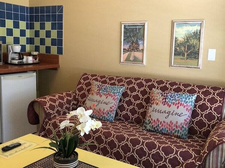 مُتل Lakeside Inn And Cafe
