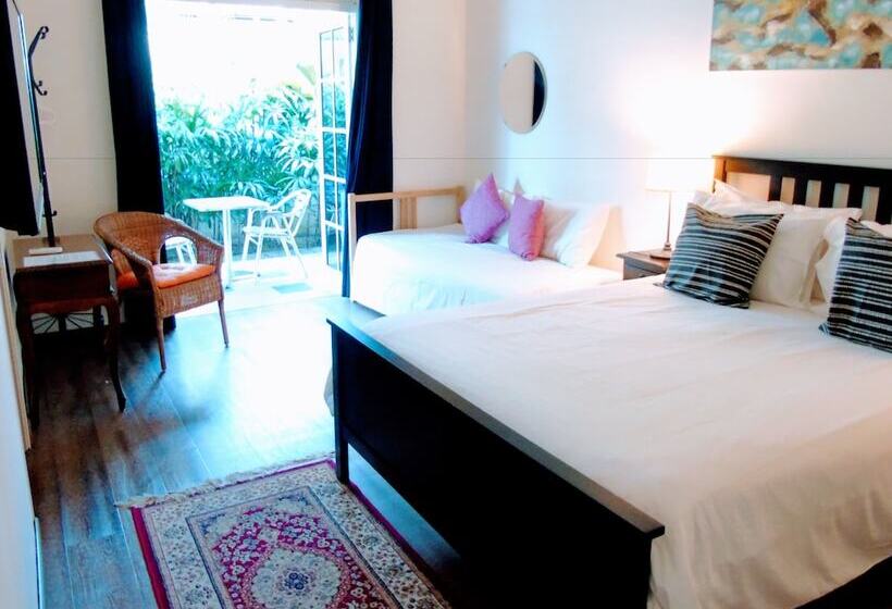 پانسیون Rumah Putih Near Klia & Xiamen University