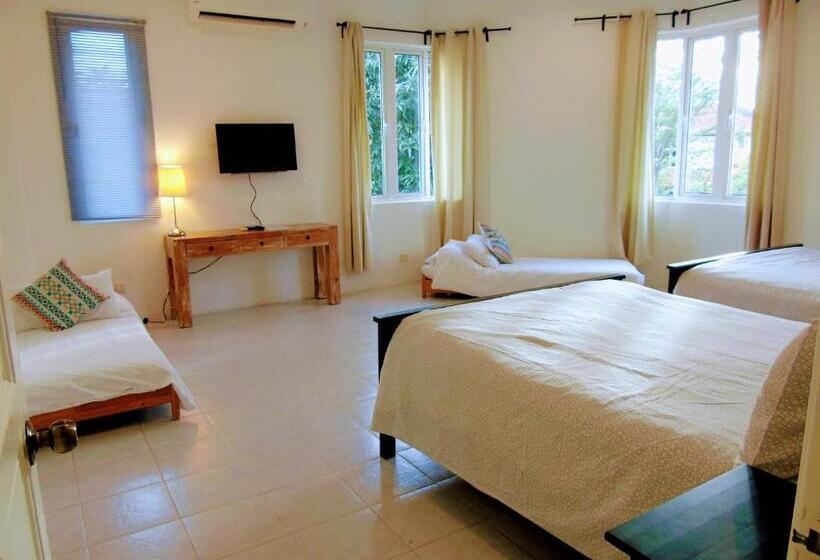 پانسیون Rumah Putih Near Klia & Xiamen University