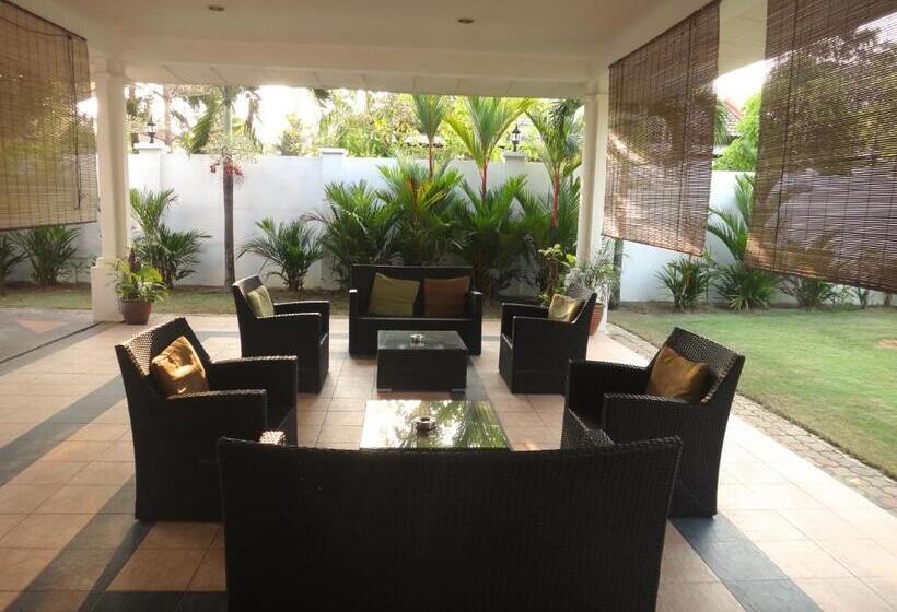 پانسیون Rumah Putih Near Klia & Xiamen University