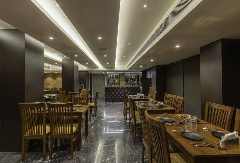 فندق Divan Clarks Inn Goa