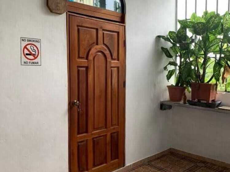 هتل Hostal Raices De Mi Pueblo