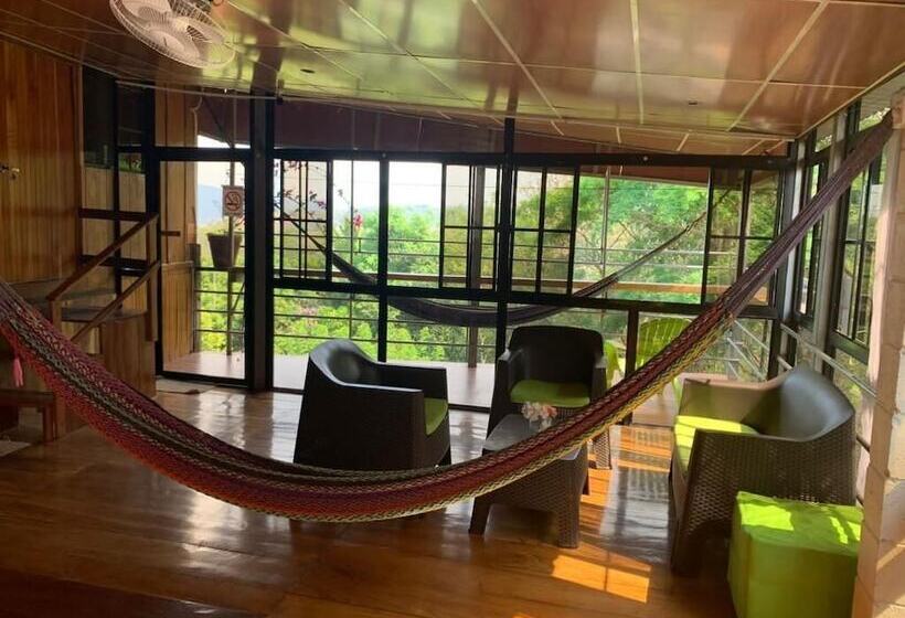 هتل Hostal Raices De Mi Pueblo