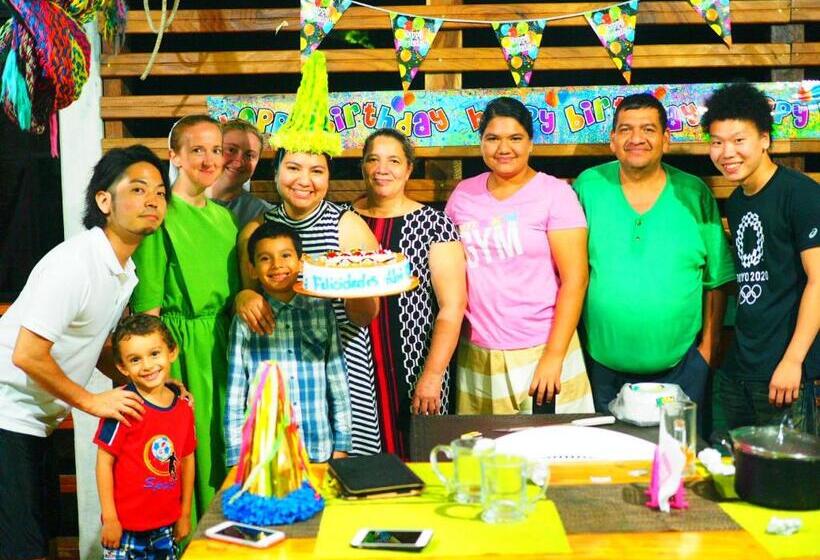 هتل Hostal Raices De Mi Pueblo