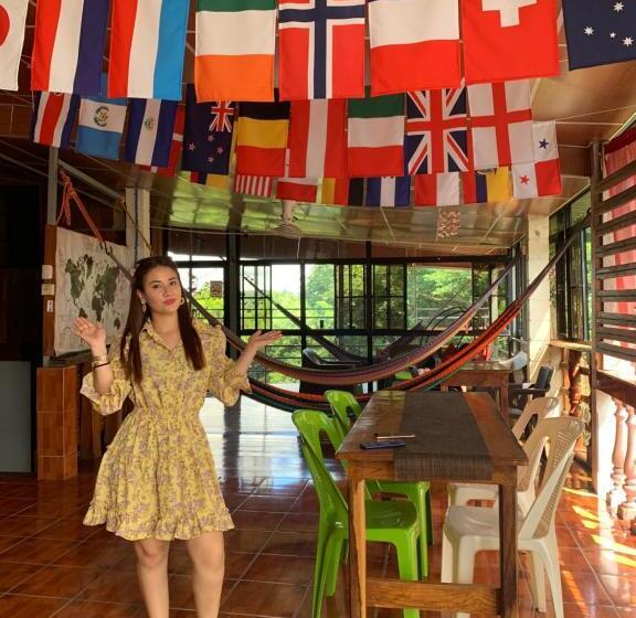 هتل Hostal Raices De Mi Pueblo
