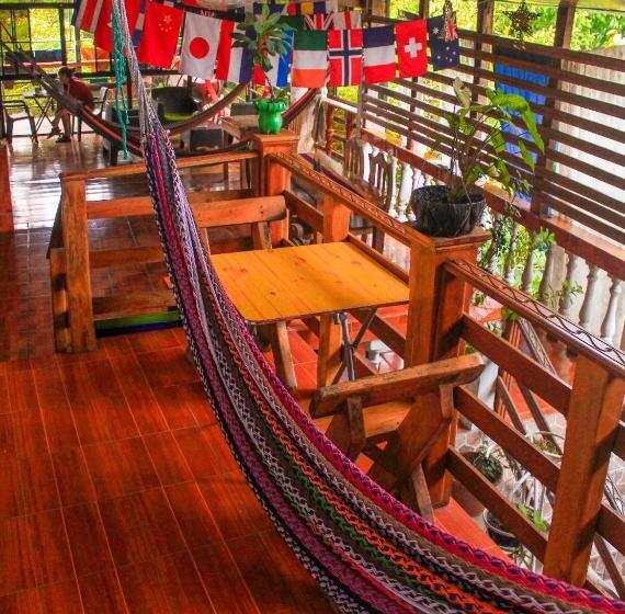 هتل Hostal Raices De Mi Pueblo