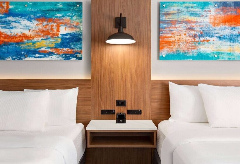 هتل La Quinta Inn & Suites By Wyndham Mount Laurel Moorestown