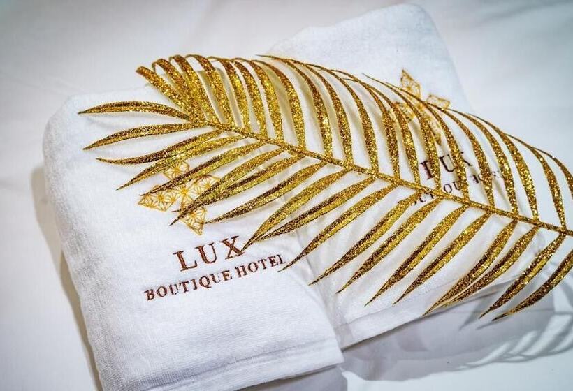 هتل Lux Boutique