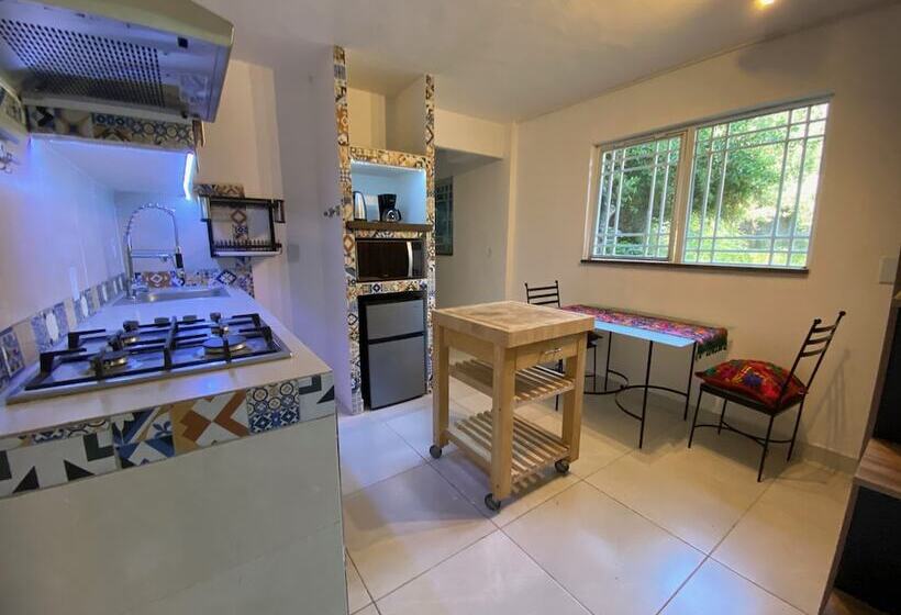 בית מלון כפרי Magnolias Jardin & Boutique Suites