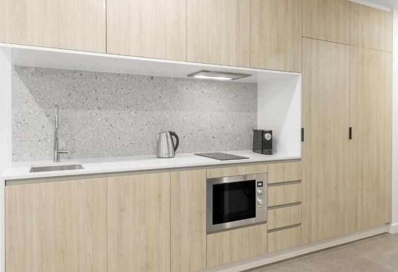 هتل Meriton Suites Melbourne