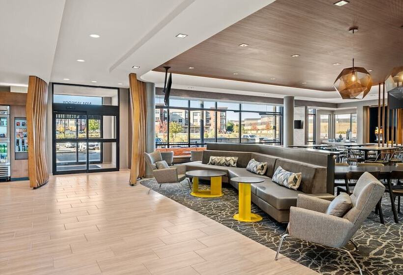 ホテル Springhill Suites By Marriott Menomonee Falls