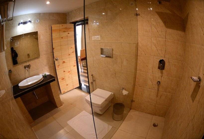 فندق The Tattwaa Corbett Spa & Resort