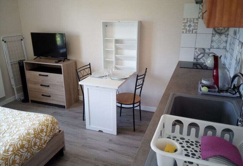 R & C   Room And Calm