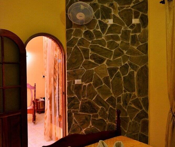 تختخواب و صبحانه Hostal Cuba