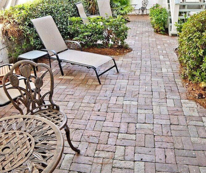 هتل Desoto Beach Gardens