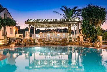 هتل Diamond Village & Suites