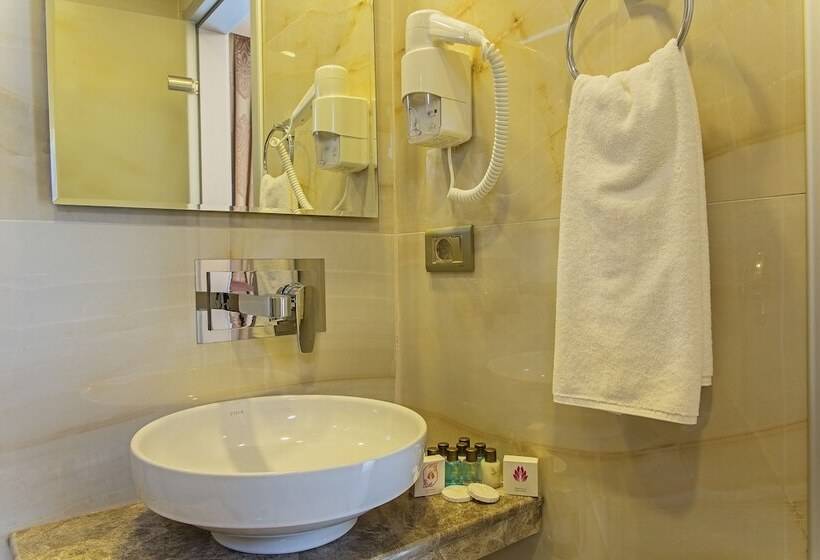 Fotos del hotel Grand Naki:  42