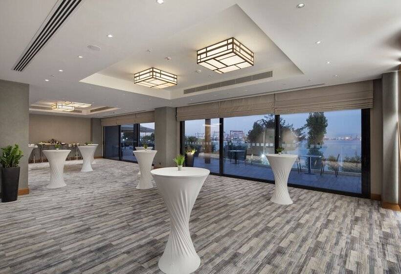 Fotos del hotel Holiday Inn Istanbul  Tuzla Bay, An Ihg:  14