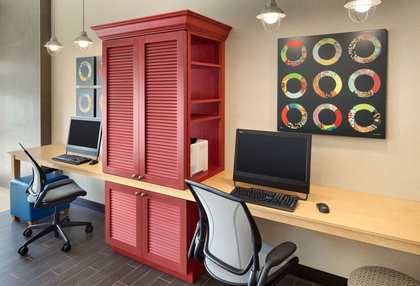 هتل Home2 Suites By Hilton Charlotte Airport